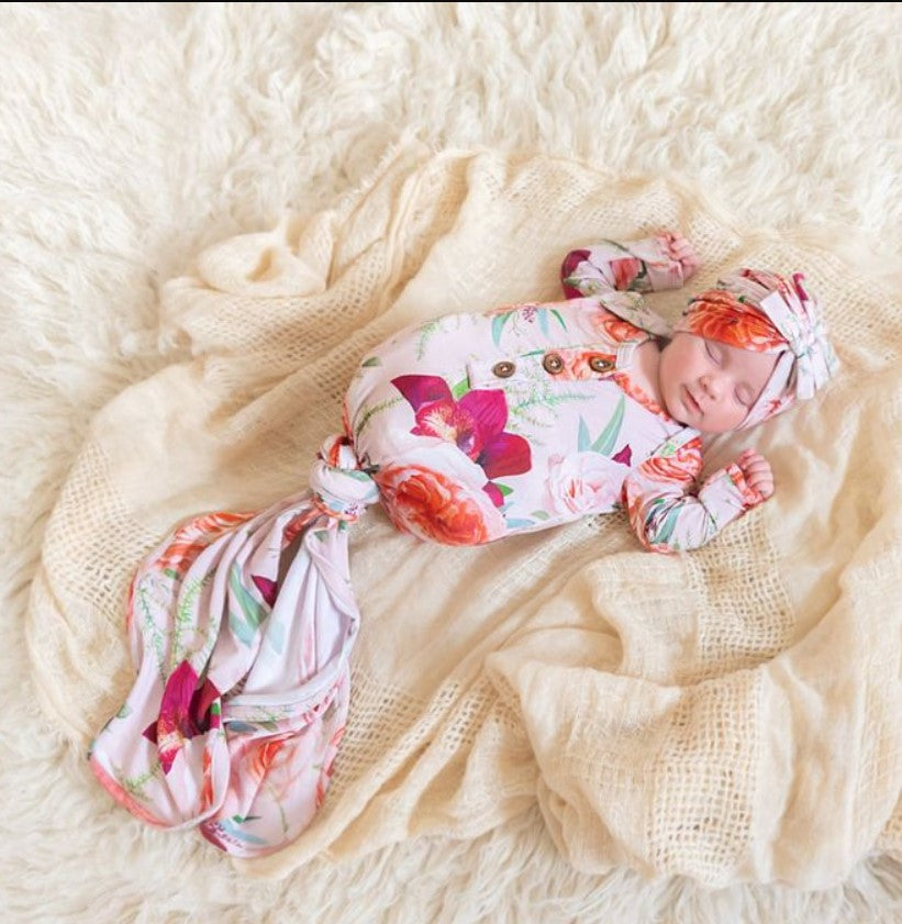 Peachy Knotted Baby Gown Set With Hello World Disc