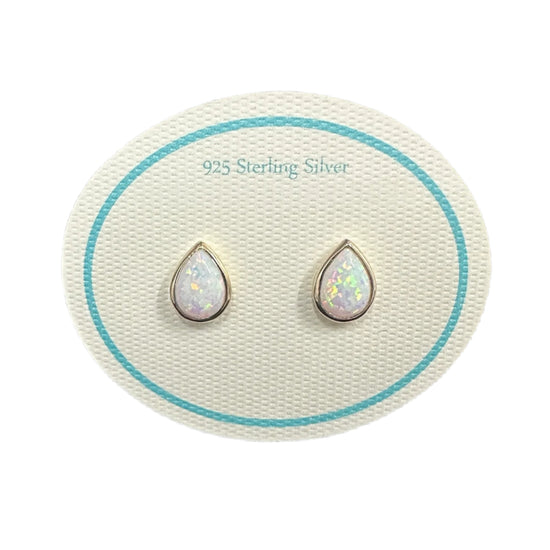 8mm Teardrop Resin Opal Stud Gold/white