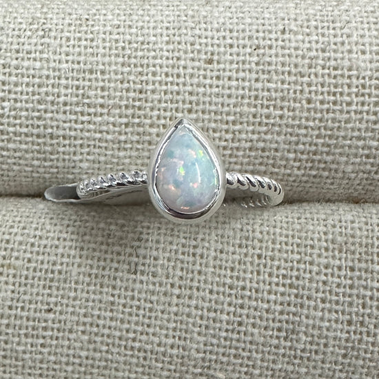 Ring Resin Opal 6mm Teardrop White [Sz:7]
