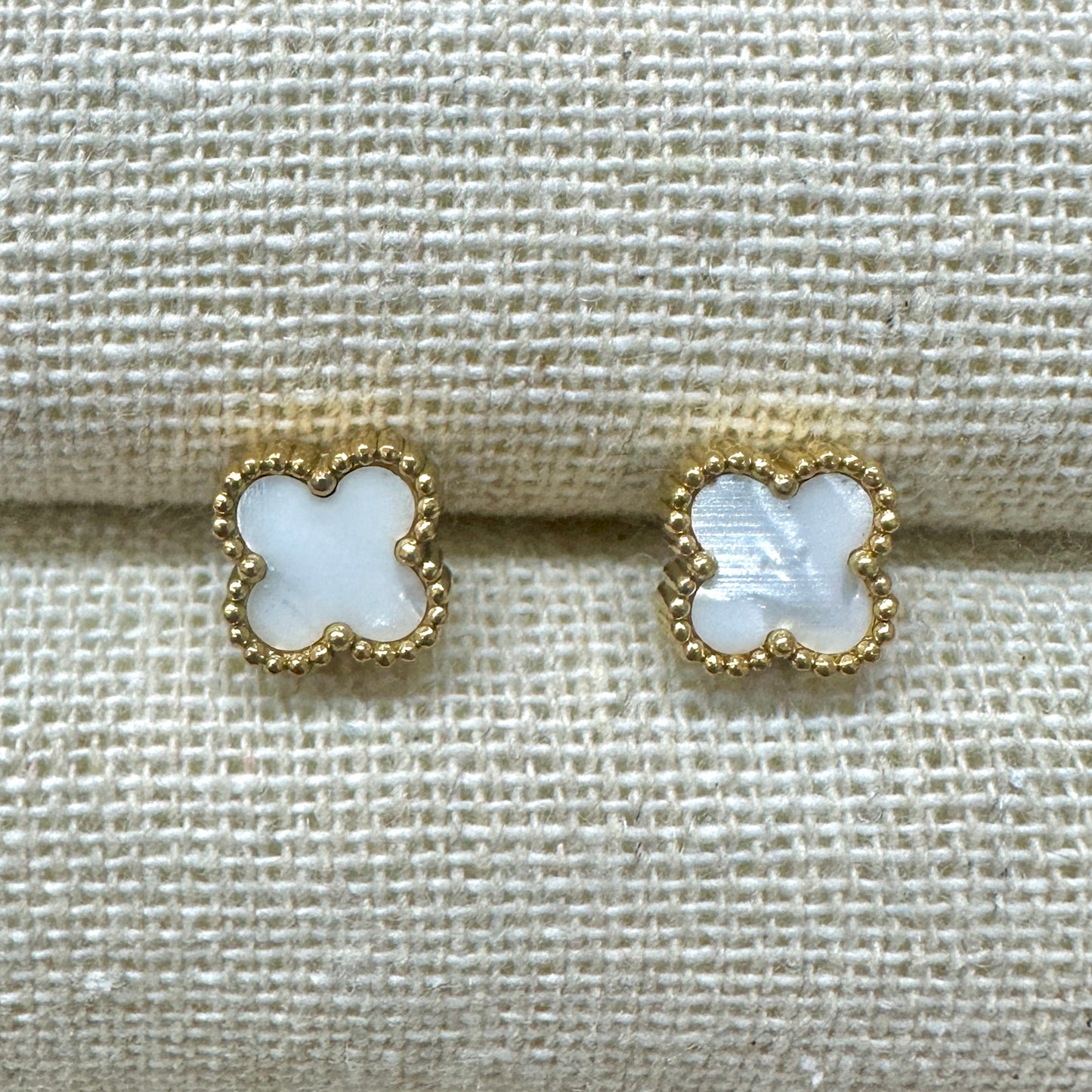 Clover Earrings [Col:White]