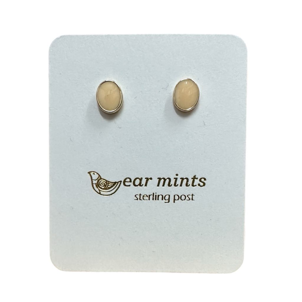 Fabienne - Earrings Studs Enamel Oval Peach [Col:Gold]