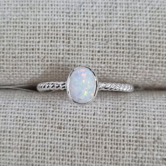 Ring Resin Opal Oval White [Sz:7]
