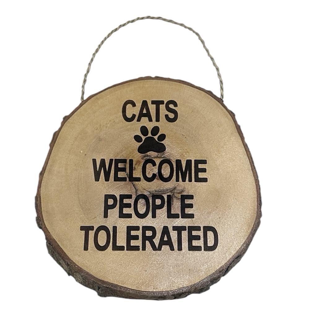 Wooden sign - Cats Welcome Approx 19 x 17 cm